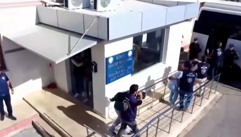 Türkiye’nin 10 İlinde Dev Dolandırıcılık Operasyonunda 13 Kişi Tutuklandı