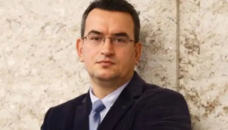 Metin Gürcan: DEVA Partisi Kurucu Üyesi ve Siyasetteki Yolculuğu