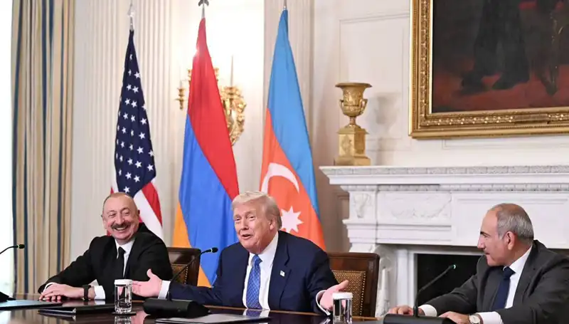 Aliyev'den Ermenistan'a Tarihi Anayasa Çağrısı: Zaman Kaybına Gerek Yok