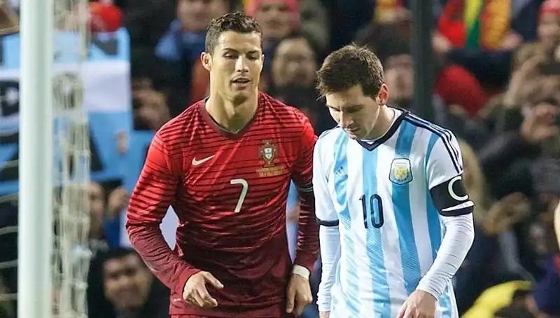 Ronaldo, Messi'ye Fark Attı! Futbol Dünyasında Yeni Bir Dönem Başlıyor