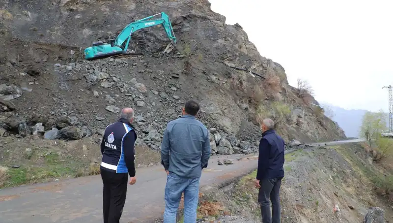 Hakkari'de Kaya Düşmelerine Karşı Yeni Güvenlik Önlemleri Alınıyor