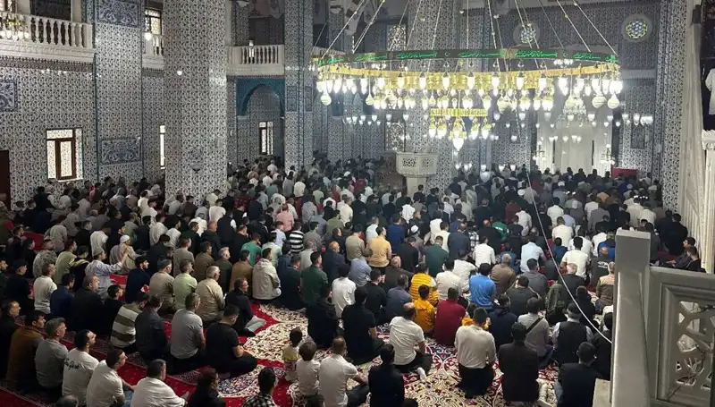 Iğdır'da Bayram Coşkusu: İlk Namaz Heyecanı Yaşandı