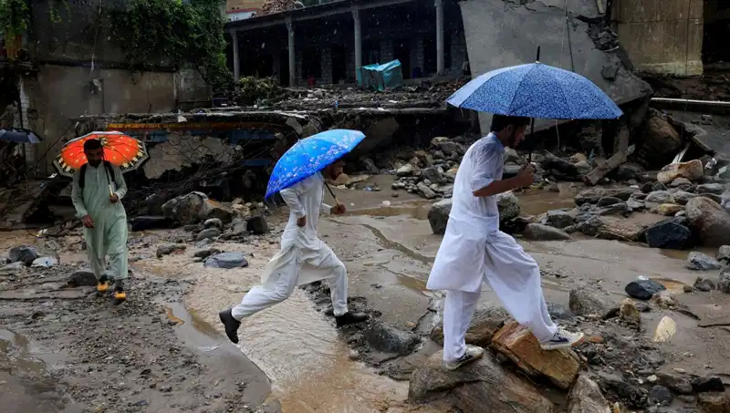 Pakistan’ı Vuran Sel Felaketi: DSÖ Acil Tıbbi Malzeme Gönderiyor