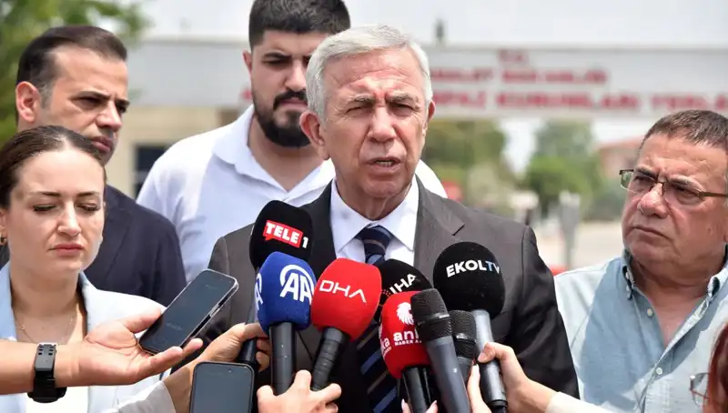 Mansur Yavaş, Antalya'da Muhittin Böcek'i Ziyaret Etti: Yerel Yönetimlerde İşbirliği Vurgusu