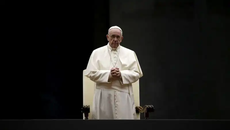 Vatikan'ın Kapıcısından Papa Francis'e: İlklerin Hikayesi
