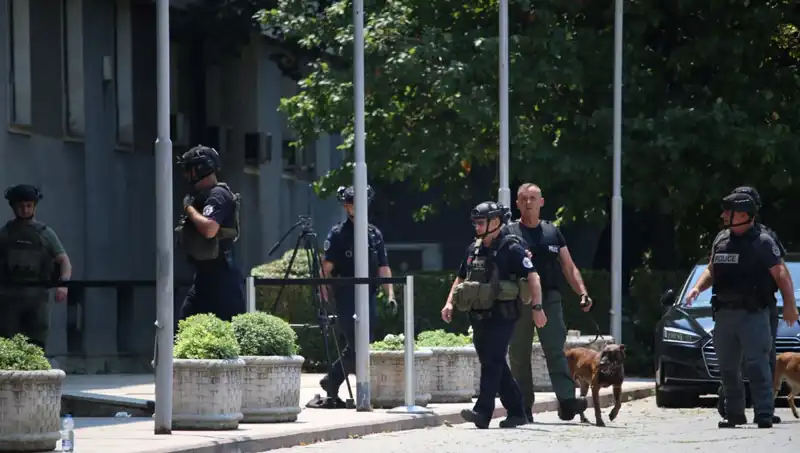 Kosova Meclisi’ne Yapılan Bomba İhbarı Ülkede Panik Yarattı