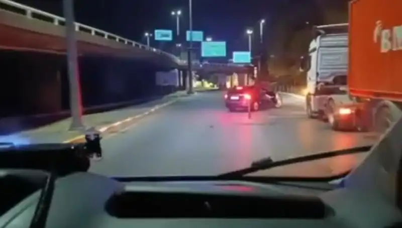 İstanbul'da Tarihi Kaçakçılık Operasyonu: 36 Milyon 600 Bin TL'lik Ürün Çözüldü