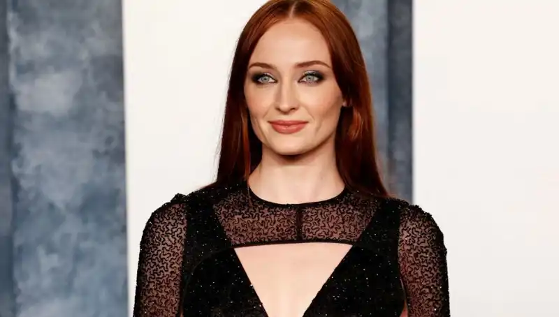 Sophie Turner'ı Alevlendirerek Kızdıran O Yorum Nedir?