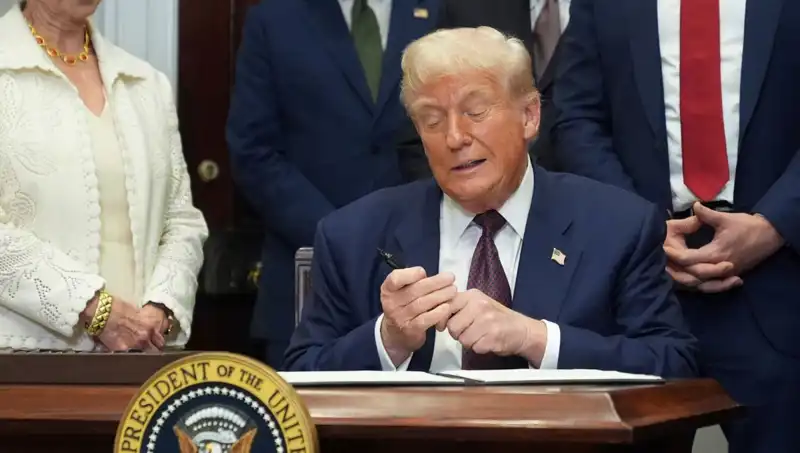 Trump, Beyaz Saray’a Lüks Yenilikler İçin 200 Milyon Dolar Harcıyor!