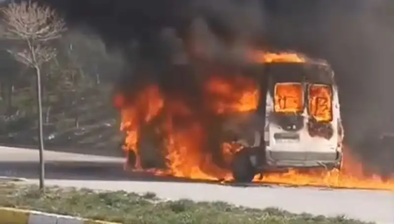 Havalimanı Personel Servisi Alev Alev Yandı: Nedeni Ne?