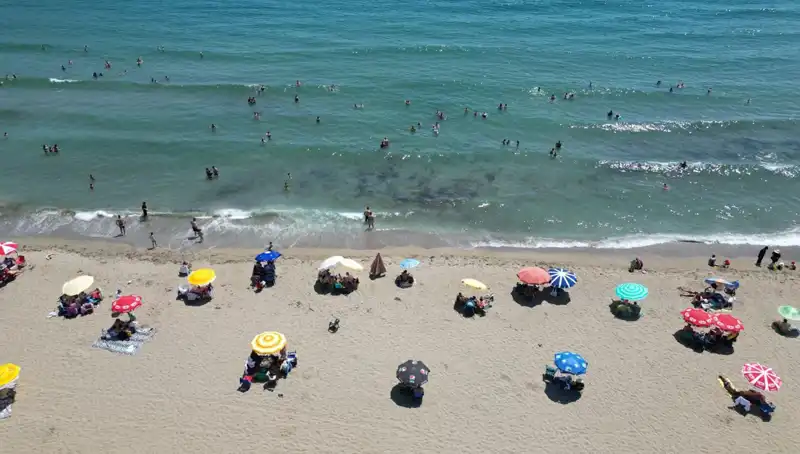 Tekirdağ'da Sıcak Hava Etkisini Gösterdi: Plajlar Dolu!