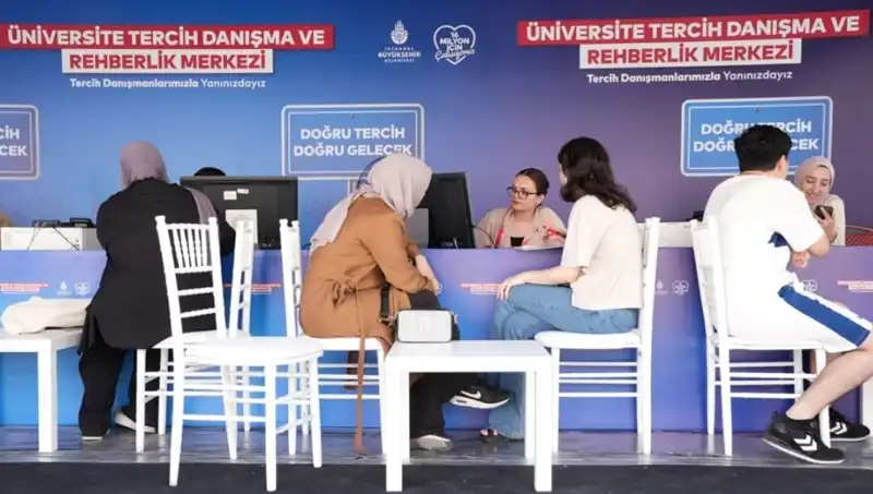 İstanbul’da Üniversite Tercih Dönemi İçin Rehberlik Merkezleri Açıldı