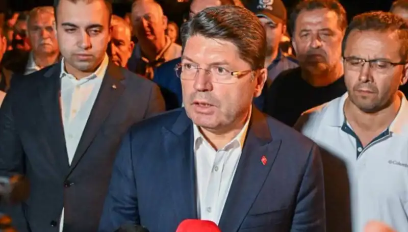 Bursa’da Orman Yangınında FETÖ İzleri! Bakan Tunç’tan Önemli Açıklama