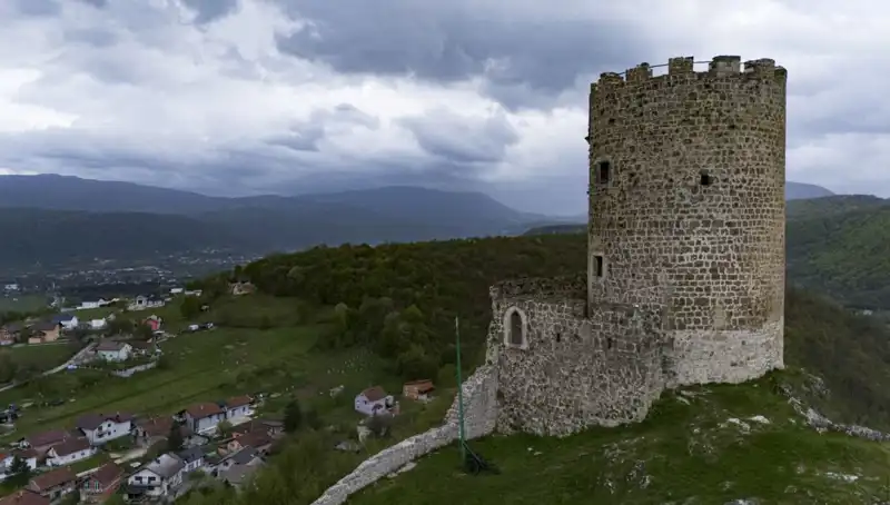 Sokolac Kalesi: Bosna Hersek’in Gizli Tarih Hazinesi Zamana Direniyor