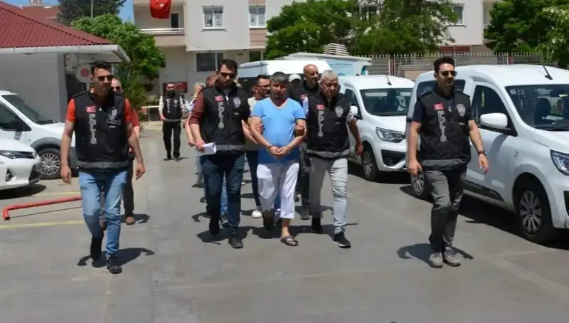 Lüleburgaz'da Fuhuş Operasyonunda 15 Kişi Gözaltına Alındı