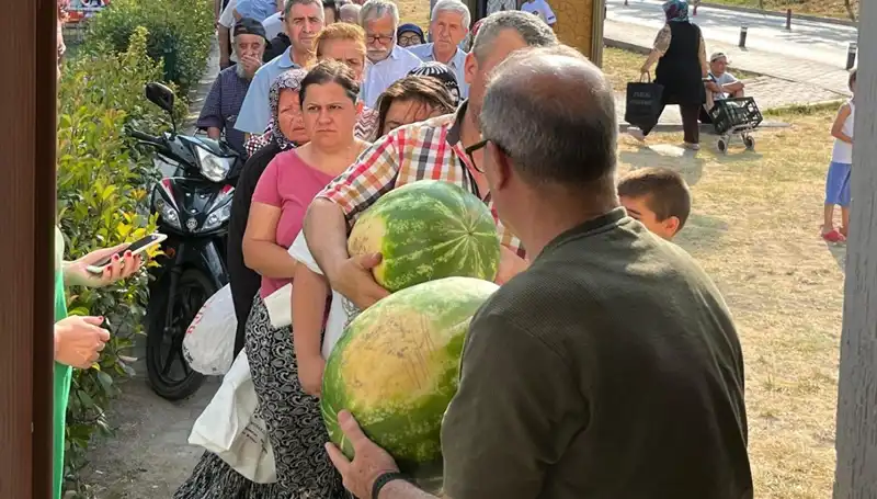 Tarlalarda Hasat Başladı, Ürünler Bedava Dağıtılıyor