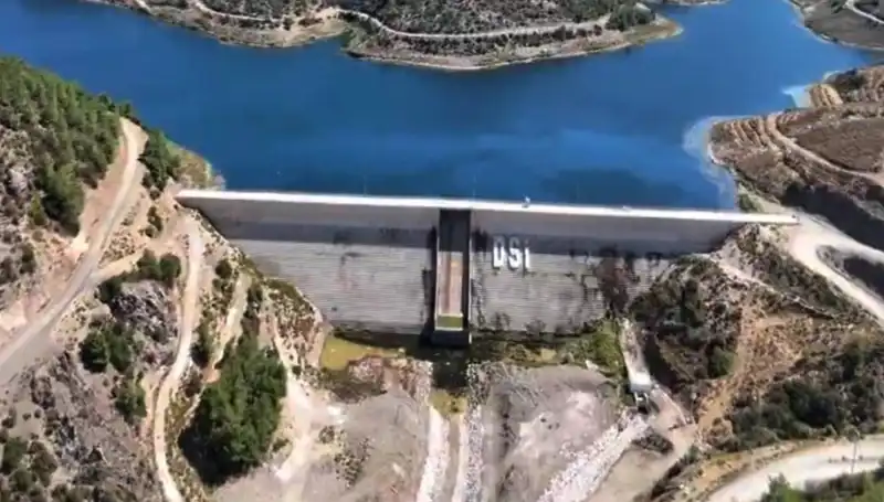 Çeşme’nin Su Sorunu Çözülüyor: Uzun Bekleyiş Sonunda Sona Eriyor!