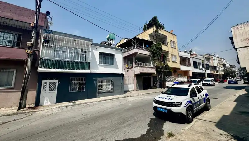 Silah Sesleri Sonrası Anne Kız Evin İçinde Ölü Bulundu