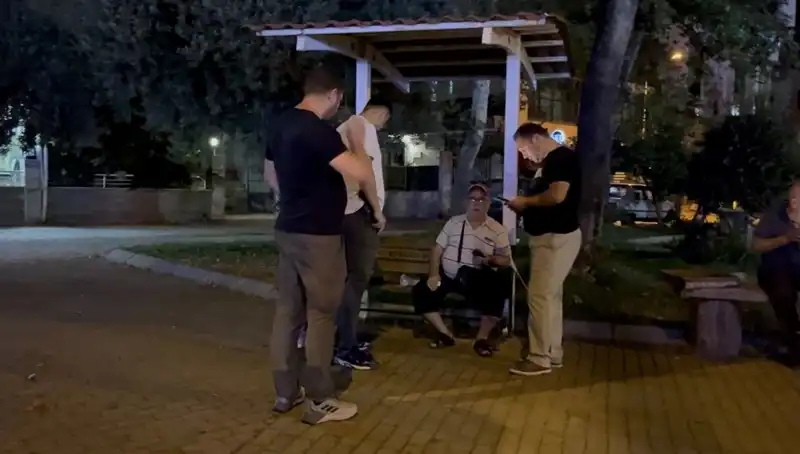 Kısmı Görme Kaybı Olan Adamın Telefonunu Çaldılar: Endişe Verici Olay