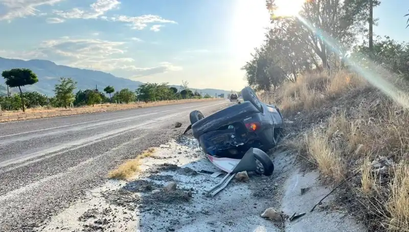 Adıyaman'da Şok Kaza! Otomobil Takla Attı ve İki Yaralı