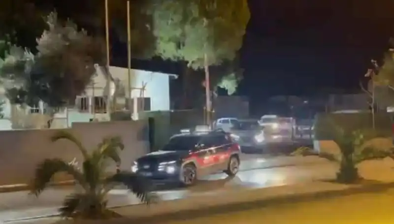 İzmir’de Eş Zamanlı Operasyon: 141 Hükümlüye Baskın Yapıldı