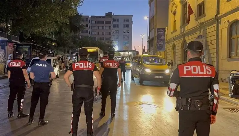 İstanbul’da Asayiş Operasyonu: 4 Saatte Yüzlerce Gözaltı