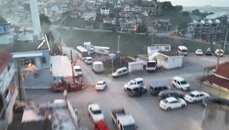 İzmir'de Gerçekleşen 99 Operasyon ile 133 Kişi Gözaltına Alındı