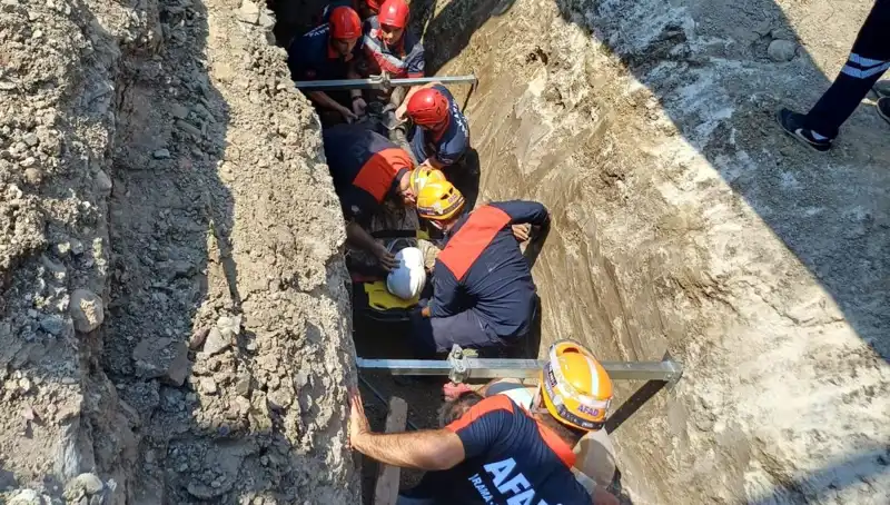 Göçük Altında Kalan İşçi İki Gün Sonra Kurtarıldı, Yaşam Mücadelesi Dikkat Çekti