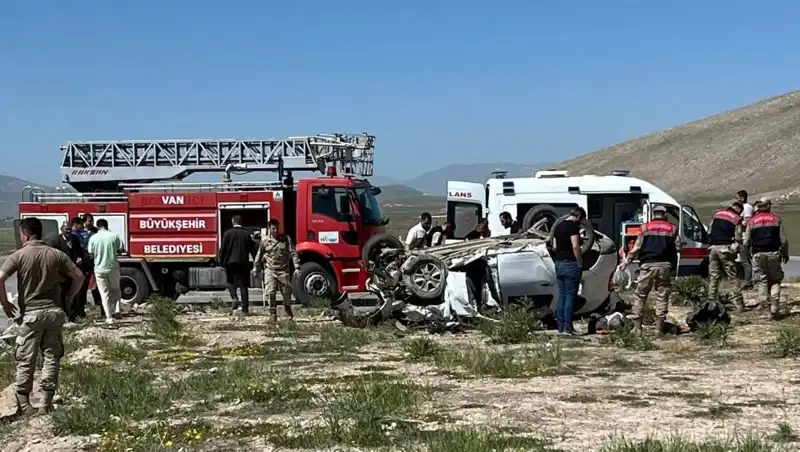 Van'da Feci Kaza: 4 Can Aldı, 2 Kişi Yaralandı