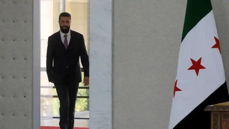 Paris’te Şara-Macron Zirvesi: Fransa, Yeni Suriye'nin İnisiyatifini Destekliyor