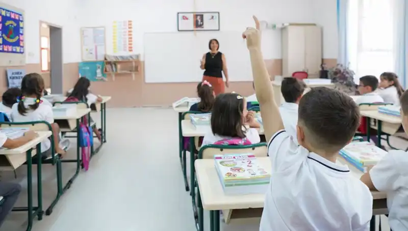 Öğretmenlerin Ek Ders Ödemeleri Bayram Öncesi Hesaplarda mı?