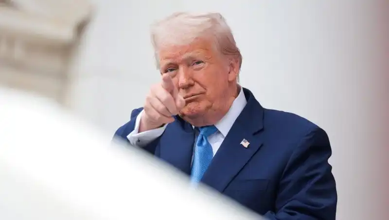 Adalet Bakanlığı'ndan Çarpıcı Açıklama: Trump'ın Epstein Belgeleriyle İlgisi Ne?