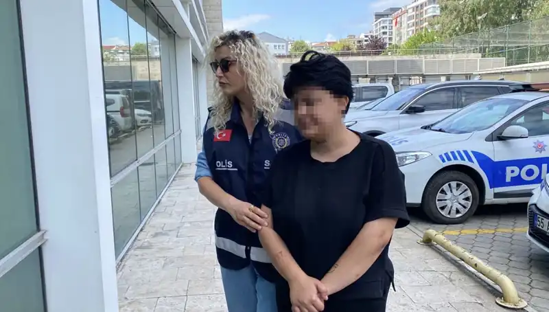 Kan Donduran Olay: Genç Kız Annesini 11 Yerinden Bıçakladı