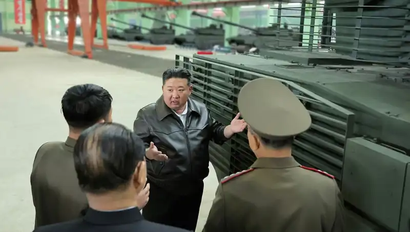 Kuzey Kore Lideri Kim Jong-un'dan Modern Savaş Uyarısı: "Daha Fazla Üretin!"