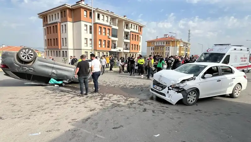 Nurdağı'nda Feci Kaza: 6 Çocukla 9 Kişi Yaralandı