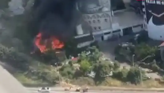 Kağıthane'de Korkutan Yangın: Duman Bulutları Gökyüzünü Kapladı